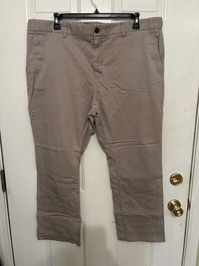 Hawker Rye, 44x30, light gray